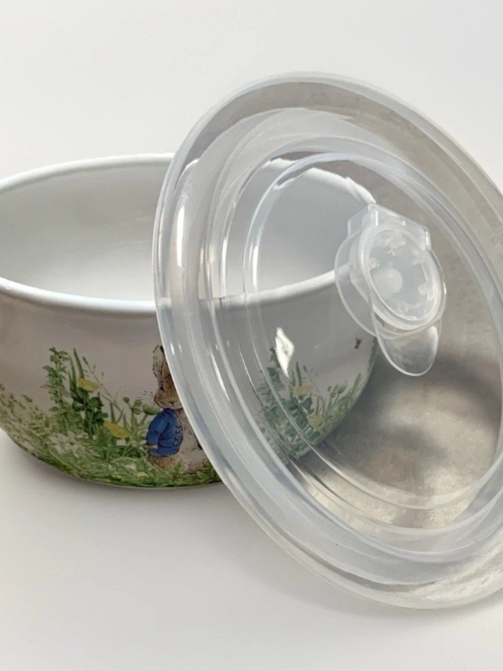 Themed White Ceramic Bowl with Clear Lid - Home Accents